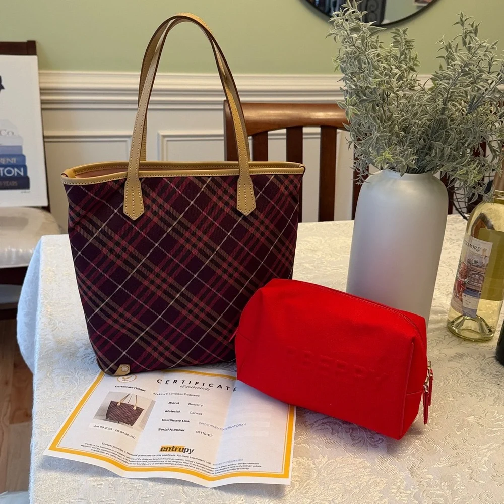 Burberry Nova Tote💕free Canvas Burberry Cosmetic Case